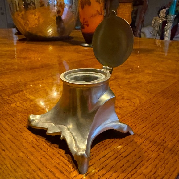 Art Nouveau Ink Well with Glass Insert - Metal Alloy - Vintage - Picture 6 of 12